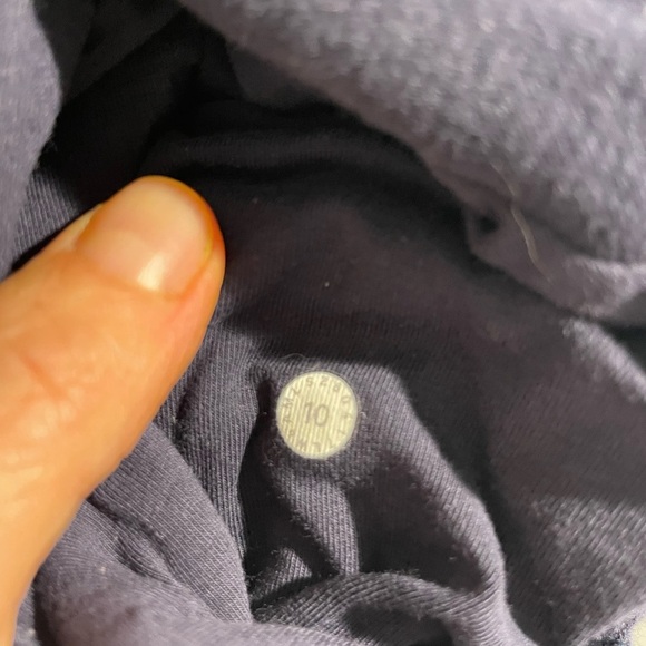 Lululemon Women’s Full Zip Navy Hooded Sweatshirt with Velvet Floral Sleeves - Picture 10 of 11